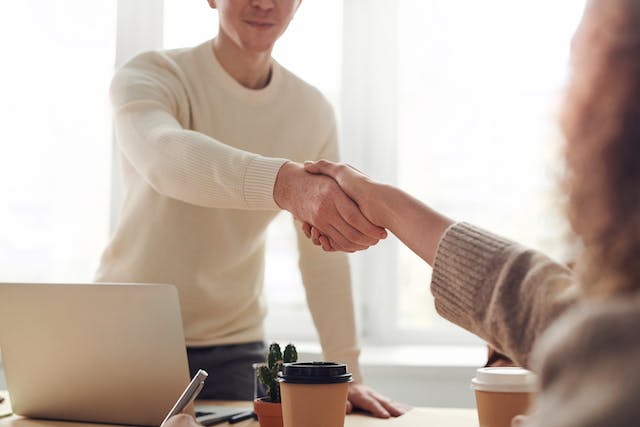 landlord-shaking-hands